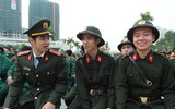 Tân binh Công an Hà Nội rạng rỡ trong ngày đầu nhập ngũ